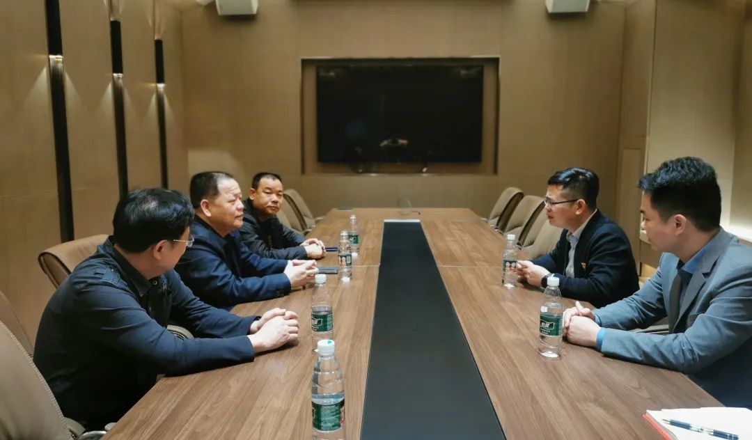中庭黨建 | 南寧市工商聯(lián)牽線搭橋，集團(tuán)與南寧茂名商會(huì)兩新黨組織聯(lián)姻